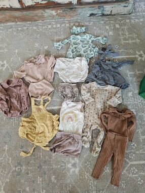 Quincy Mae And Rylee And cru Baby Clothes Lot